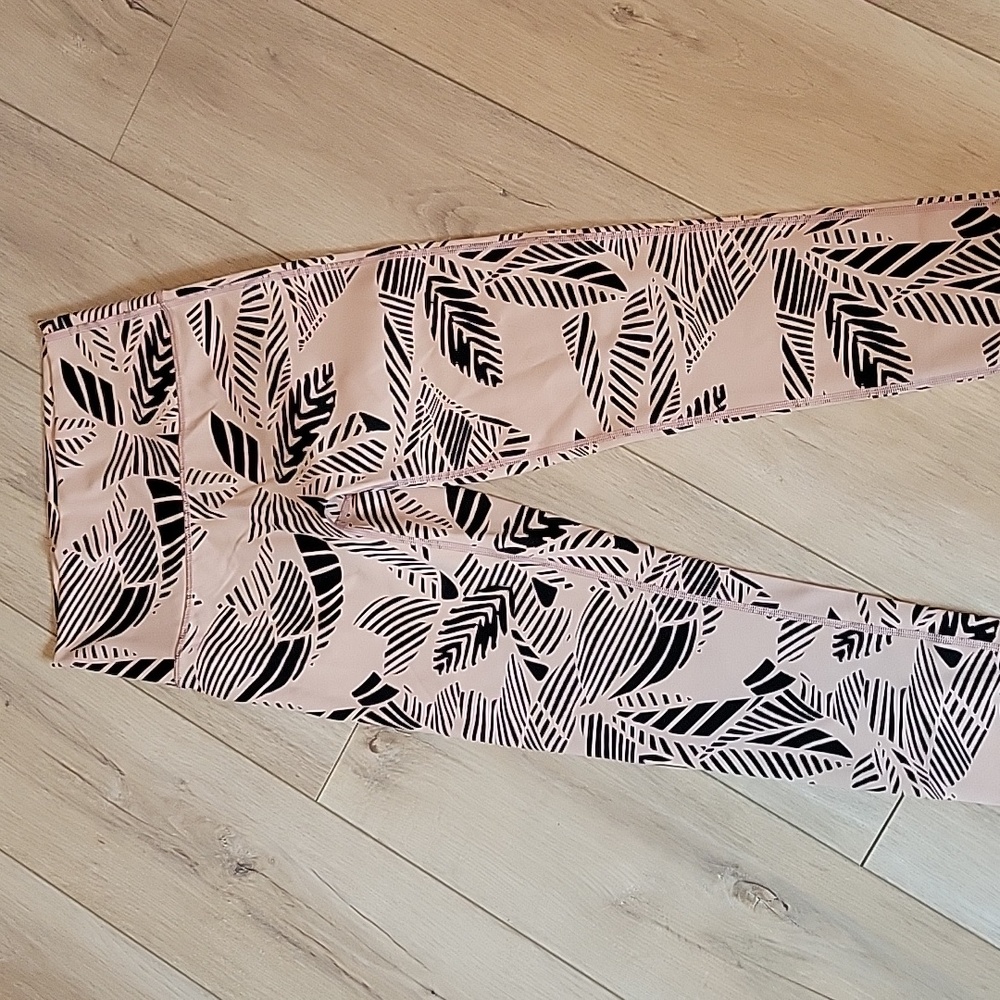 Aerie pattern brown and black legging